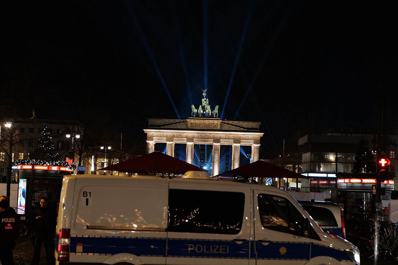 ZDF's 2020/2021 New Year's Eve TV show at the Brandenburg Gate, viewed from the outside. Photo Credit: Leonhard Lenz via Wikimedia.
