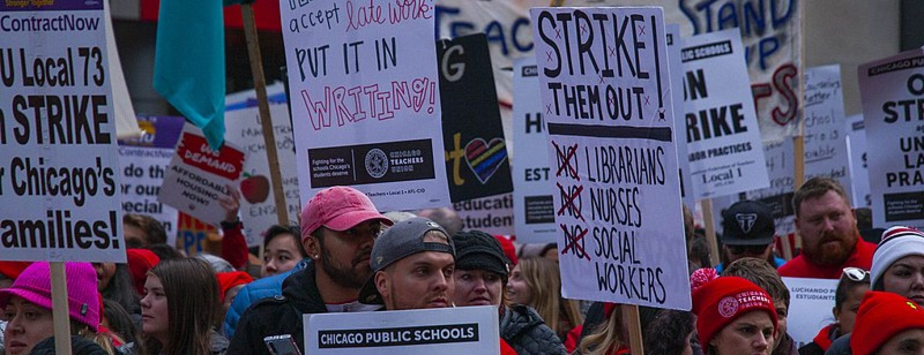 800px-Striking_Chicago_Teachers_March_Through_Downtown_Chicago_Illinois_10-17-19_3951_(48927519751)